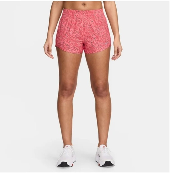 Nike Pink Athletic Shorts High-Waisted Relaxed Fit 3”dri fit loose fit - Picture 1 of 4